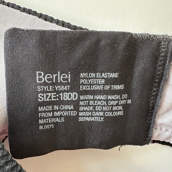 BERLEI - High Performance Underwire Non Padded Sports Bra Black - 18DD (US 40DD) - Picture 12 of 13